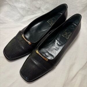 Joan & David Black Textured Flats with buckle. Made in Italy size 8.5 M